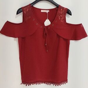 Women's shirt size L/XL red short-sleeved blouse cold shoulder lace Top design